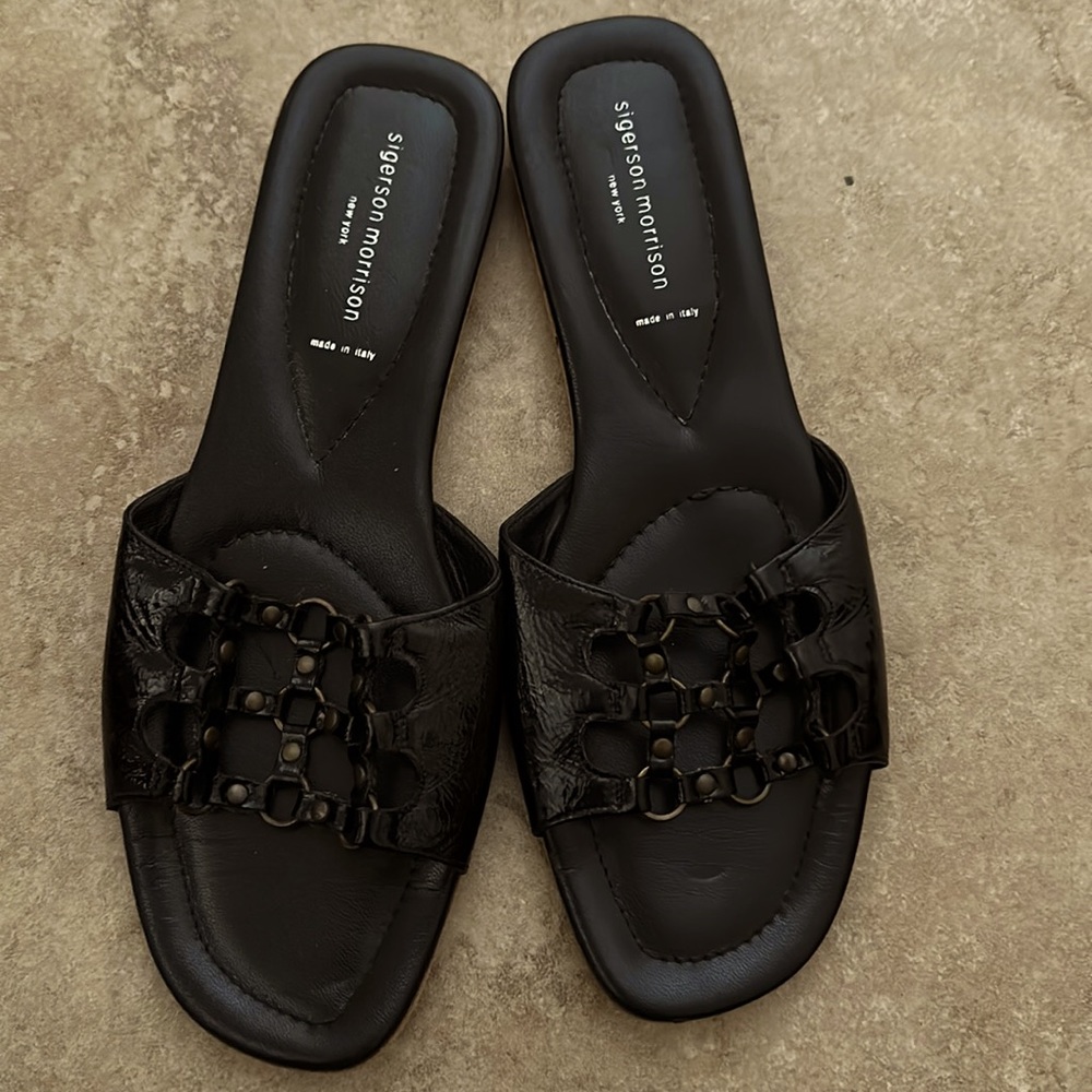 Sigerson Morrison black leather sandals. Size 8.5